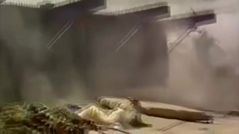 Не выдержали стропы у крана