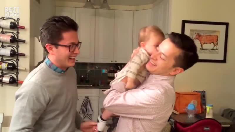 Папа и его брат близнец