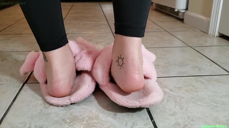 Мои любимые тапочки, теплые и мягкие))