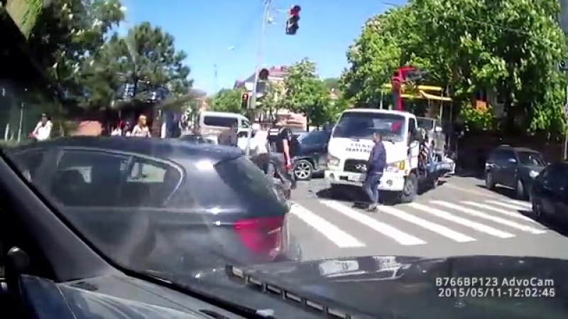 ✔ особое мнение эвакуаторщики избили автовладельца из за сломанного дворника