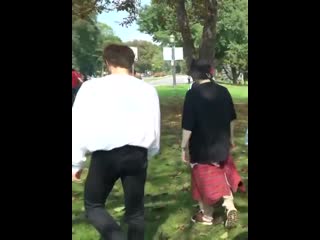 Seokjin's looking like a rectangle in here