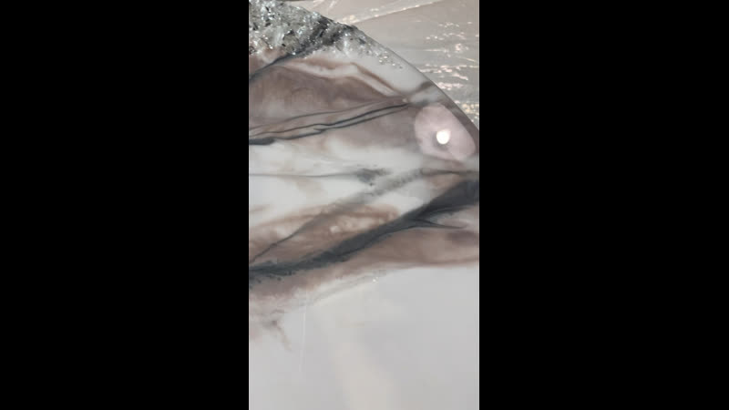 Залили журнальный столик смолой