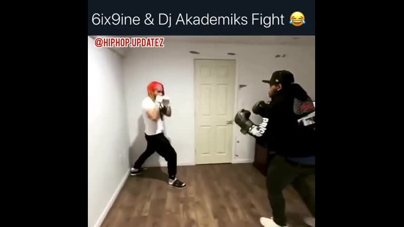 6ix9ine и dj akademiks боксируют