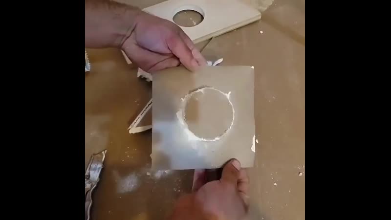 Аккуратно заделываем дыру в гипсокартоне