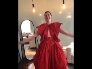 Valentino2018bestof pierpaolopiccioli in conversation with annehathaway metgala moment with anne in a valentinohautecouture