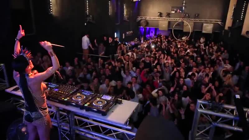 Dj jade laroche topless @ la plage de bordeaux