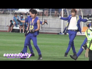 【serendipity】120617 내꺼하자 우현 fancam (수원삼성블루윙즈vs제주유나이티드 하프타임)