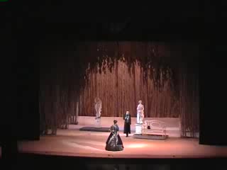 Sarkma kokraklari bilan etuk Voyaga etgan onalar ogillari bilan porno bolishadi