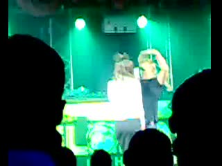 В питерском клубе " ольшт" девушка отсосала за приз в 10000 рублей