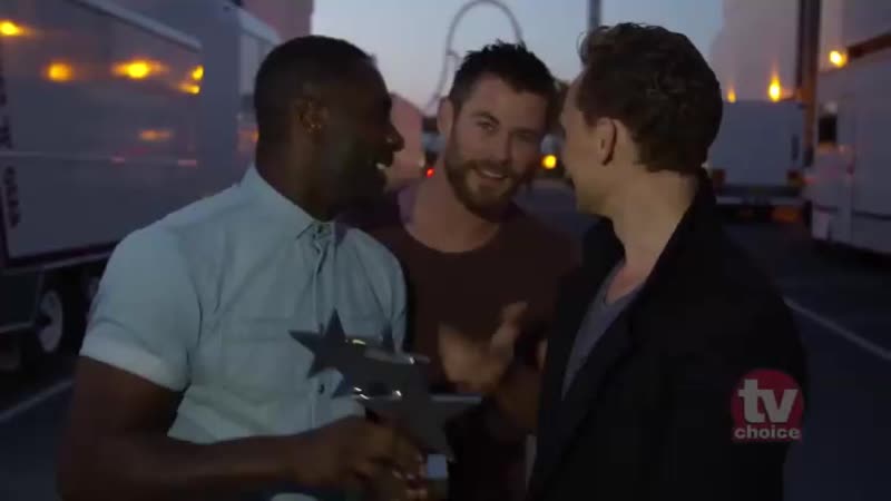 Том хиддлстон, крис хемсворт и идрис эльба награда tv choice award 05 сентября 2016г mp4