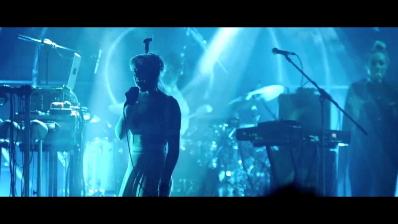 Vaults all four walls live at heaven