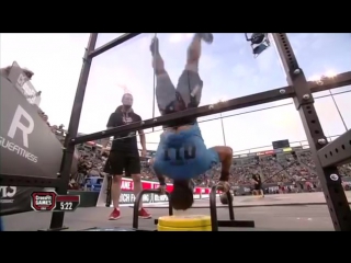 2012 crossfit games medball handstand push up men, heat 4