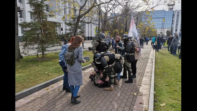 Срочно!!! силовики в хабаровске применили физическую силу против протестующих за сергея фургала