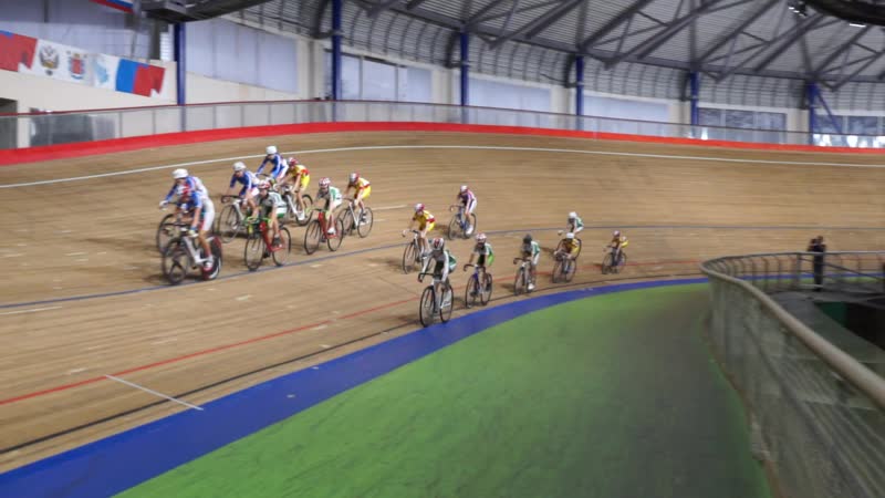 Младшие девушки 2005 2006 г р групповая гонка по очкам 30 кругов