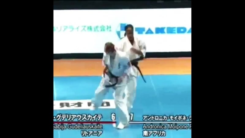 Уширо гери тюдан в печенюгу кёкусинкай карате иппон девушки в единоборствах подготоа бойца
