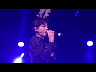 Fancam | 061219 | chan do you wanna build a snowman (christmas medley) @ uc area us in minneapolis concert