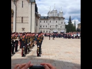 Финальная песня выпускников пансиона для девочек, москва