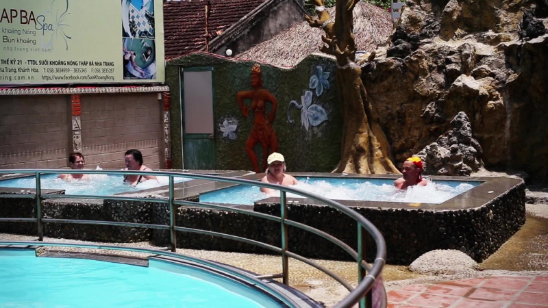 Старые горячие источники и грязевые ванны thap ba (г нячанг)
