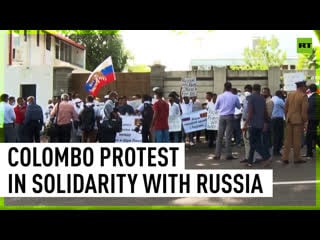 Protesters rally outside sri lankan pm’s office following russian plane detention