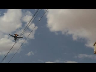 Миг 23мл сирийских ввс, взлетевший с авиабазы думейр, пролетает на малой высоте над г рухейба