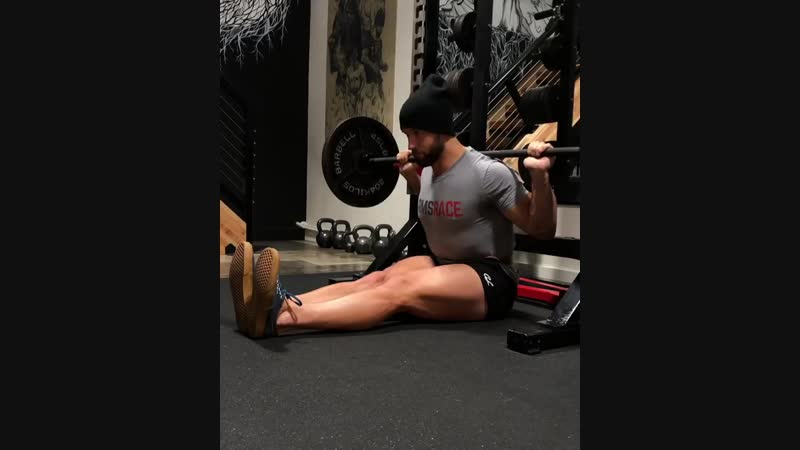 Наклоны со штангой сидя