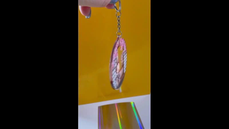Брелок 3d с объёмным изображением с двух сторон!