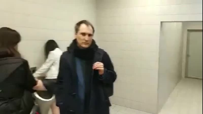 Ссыт в писсуар