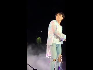 Yall telling me that people get to see jungkook feeling himself to baepsae and looking thi