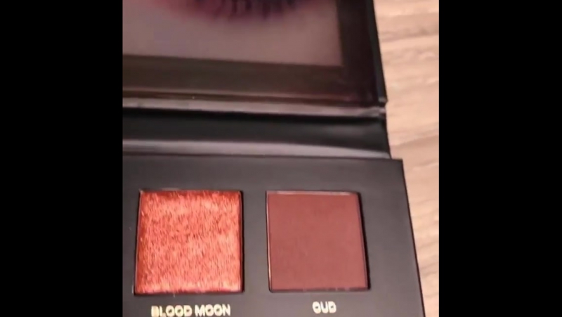 Палетка теней hudabeauty