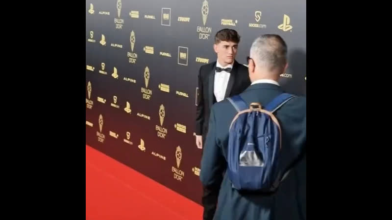 Gavi was just there lost waiting for pedri so pedri told him to face the cameras please