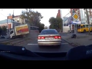 Влетел в трамвай