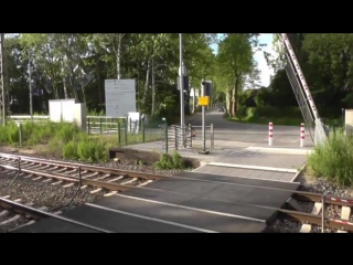 Zuge auf der marschbahn in pinneberg u prisdorf, panzerzug und er20!