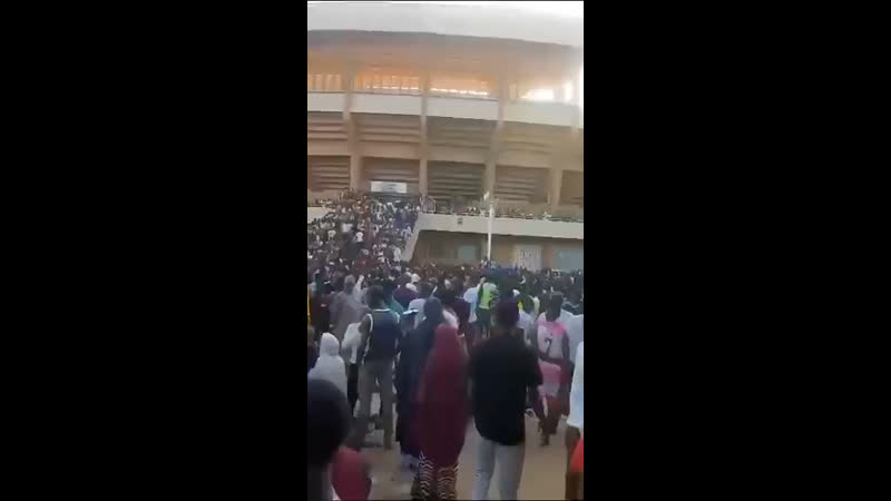 Тысячи добровольцев нигера пришли на запись в народное ополчение