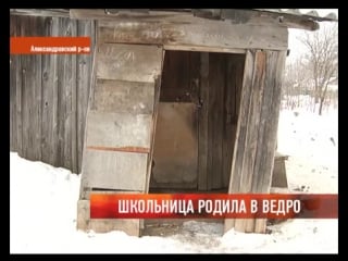 Парень трахает двух красивых зрелых тёток
