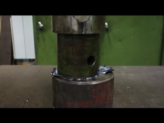 Crushing nokia 3310 with hydraulic press