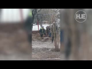 В малоярославце (калужская область) ребёнка засосало в грязевую яму на территории школы