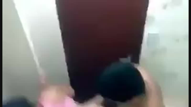 Çıtır liseliyi tuvalette sikiyor