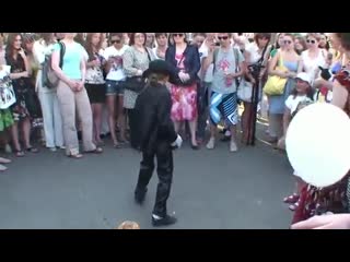 Женева танцует у посольства сша под трек "dirty diana" and "leave me alone"