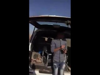 Израильские дроны сбрасывают гранаты со слезоточивым газом на скопления местных жителей и журналистов недалеко от газы, соо