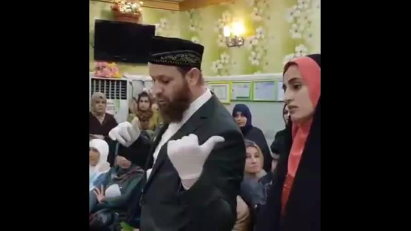 Мулла выбивает дурь у жены которая просила у мужа iphone последней модели!!!