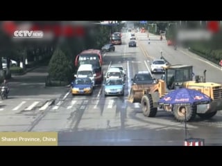 Road rage rampage police shoots down bulldozer driver who endangered public security