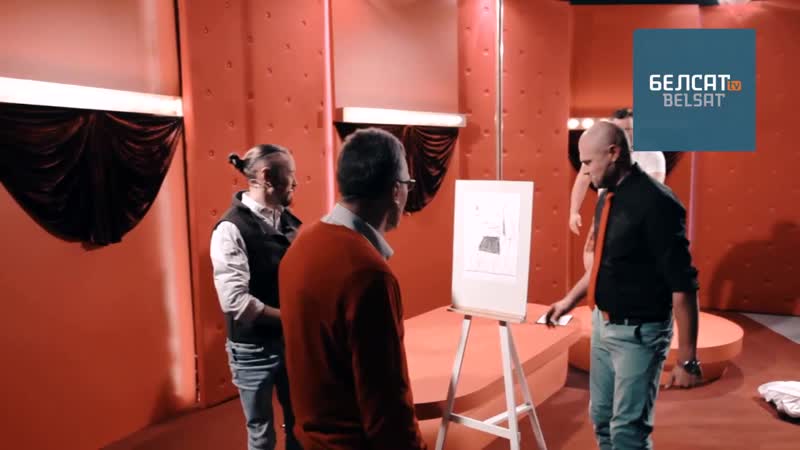 Мастак адам глобус, які малюе аголеных жанчын, намаляваў і вядоўцаў «хай так tv»