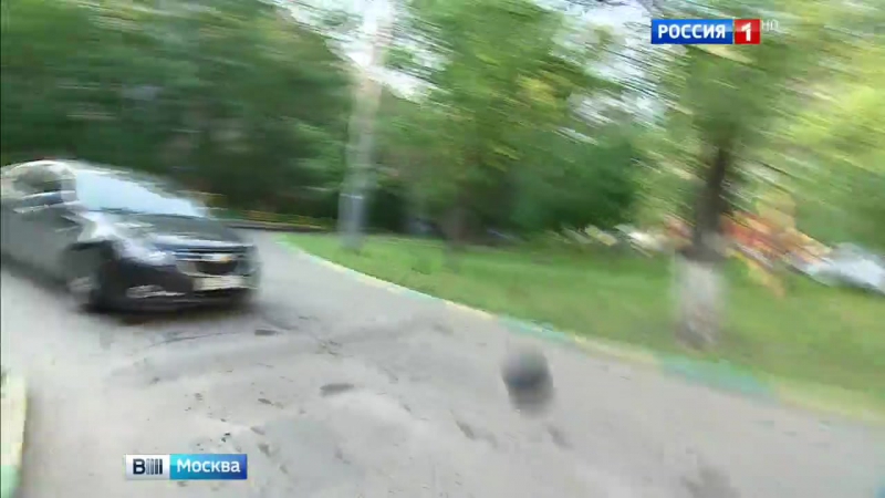 Дворы в таганском районе превратились в автомобильные реки