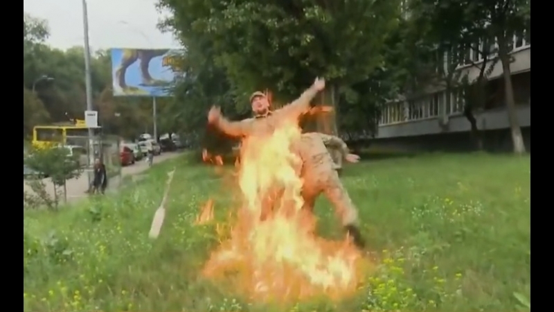 Доброволець ато вчинив самопідпал біля міністерства оборони