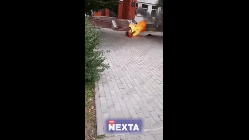 Мужчына падпаліў сябе бензінам