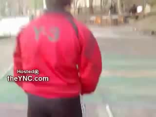 Борцуха ара пиздит местную курящую шваль