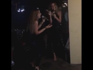 Video compartido a través del snapchat de la guapa @dalisaalegria con @gutierrezelizabeth cantando amiga mia feliz cumple hermo