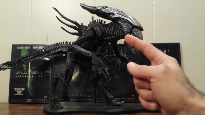 Mcfarlane alien queen deluxe