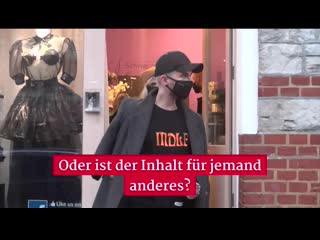 Rтl bill kaulitz, his mother, heidi klum & her mother in schwarzer reiter fetish store