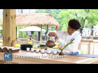 Trending china a master of long spout pot tea ceremony